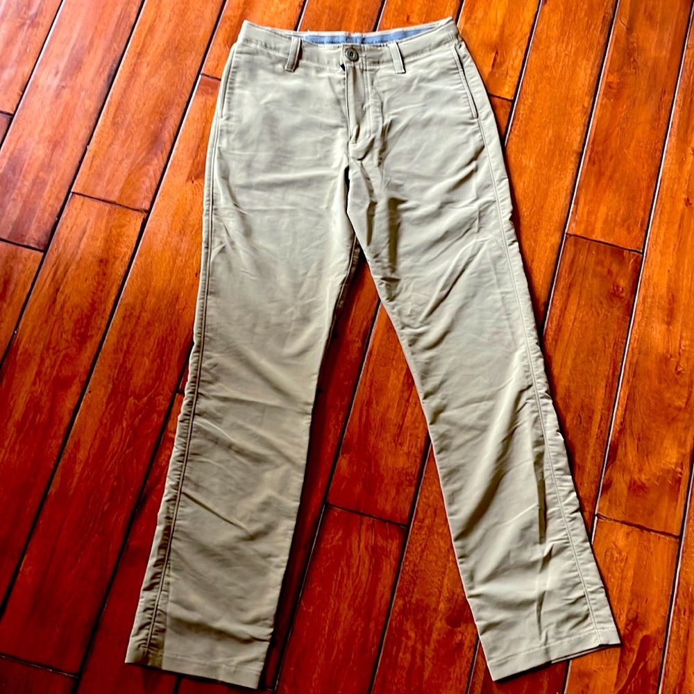 Under Armour youth x-large Golf Dress Khaki Pants